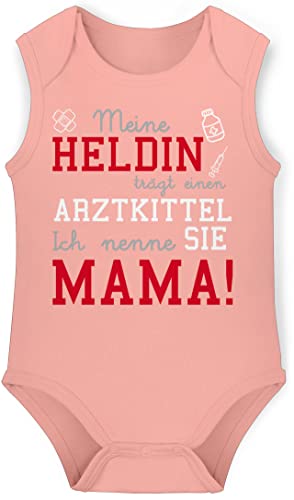 Shirtracer Baby Body ärmellos Jungen Mädchen - Event und Anlass Geschenke Baby - Meine Mama trägt einen Arztkittel Mama - 50-56 (1/2 Monate) - Babyrosa - X948